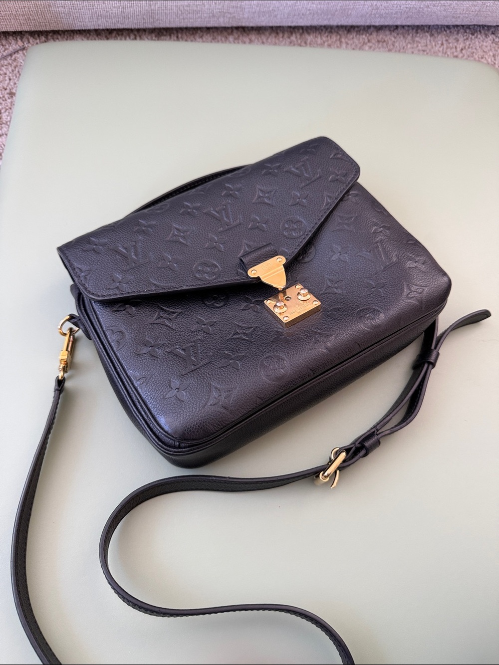 Louis Vuitton Noir Pochette Metis Monogram Empreinte Crossbody Gold Hardware